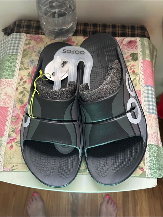 OOFOS Other - OOFOS Men's Black and grey Slide Sandals